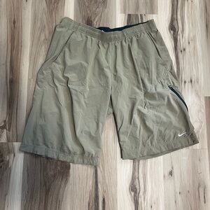 Nike Athletic Shorts Men’s Brown / Tan Hiking Outdoors Short